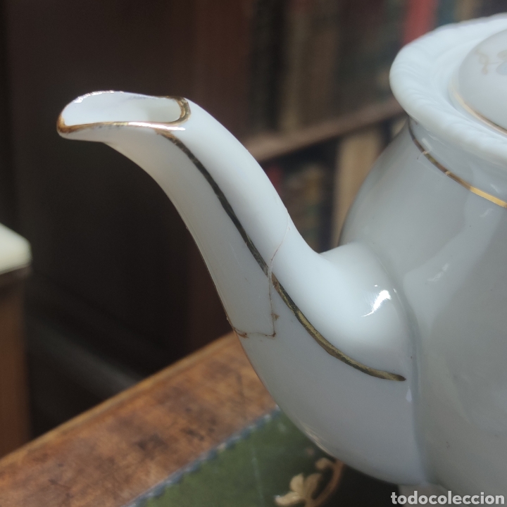 Antigüedades: Juego de café o té de porcelana Santa Clara. Vigo. 6 tazas. 5 platos. Tetera, azucarero, jarrita lec - Foto 10 - 252208045