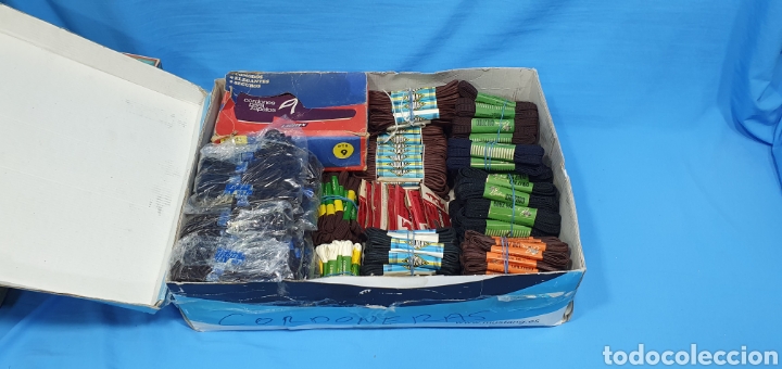 Antig&uuml;edades: CAJA DE CORDONES - VARIAS MARCAS Y MODELOS - Foto 1
