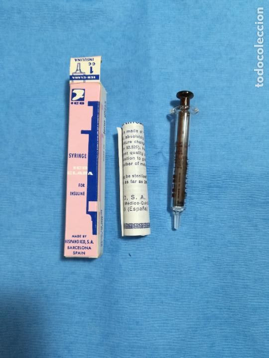 Antiquit&eacute;s: Manufacturas quir&uacute;rgicas. Jeringa de cristal