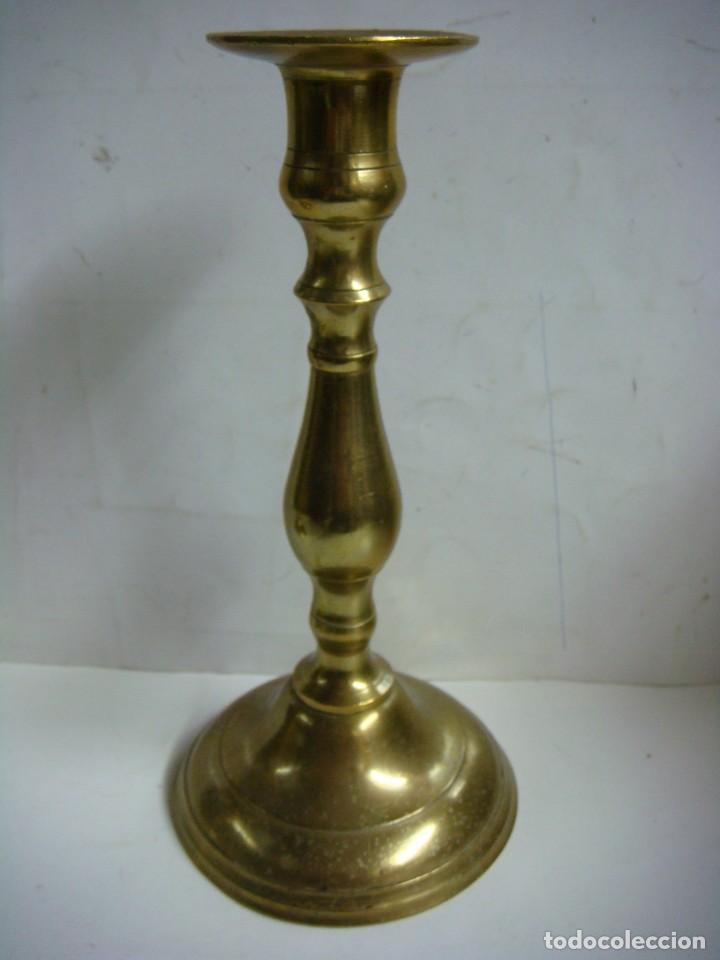 Antig&uuml;edades: PORTAVELAS EN BRONCE (&) - Foto 1
