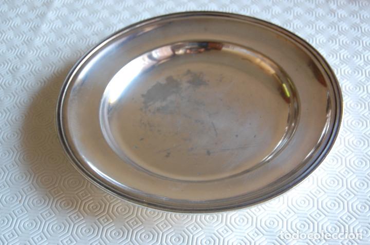 Antig&uuml;edades: Bandeja de chapada en plata. Di&aacute;metro 30,7 cm. - Foto 2