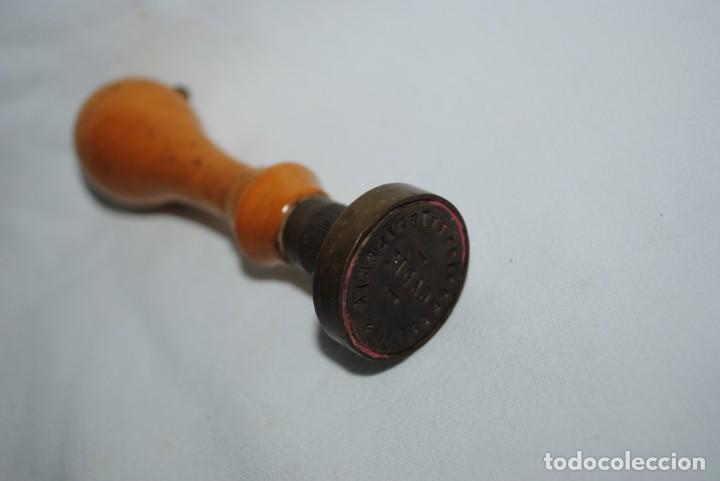 Antig&uuml;edades: ANTIGUO TAMPON DE BRONCE - Foto 2