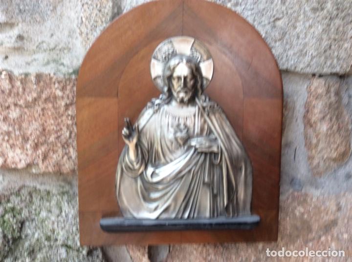 Antig&uuml;edades: Sagrado coraz&oacute;n de Jes&uacute;s sobre tabla con repisa - Foto 1