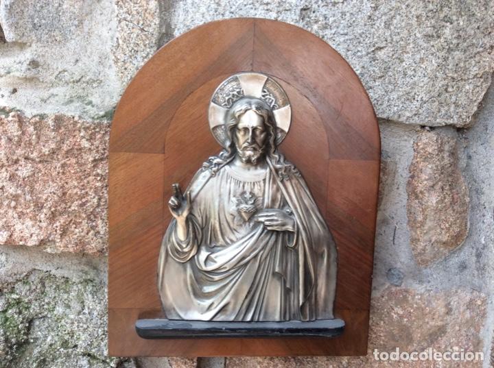 Antig&uuml;edades: Sagrado coraz&oacute;n de Jes&uacute;s sobre tabla con repisa - Foto 2