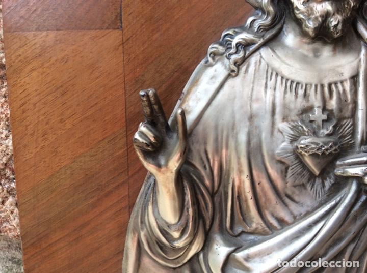 Antig&uuml;edades: Sagrado coraz&oacute;n de Jes&uacute;s sobre tabla con repisa - Foto 5