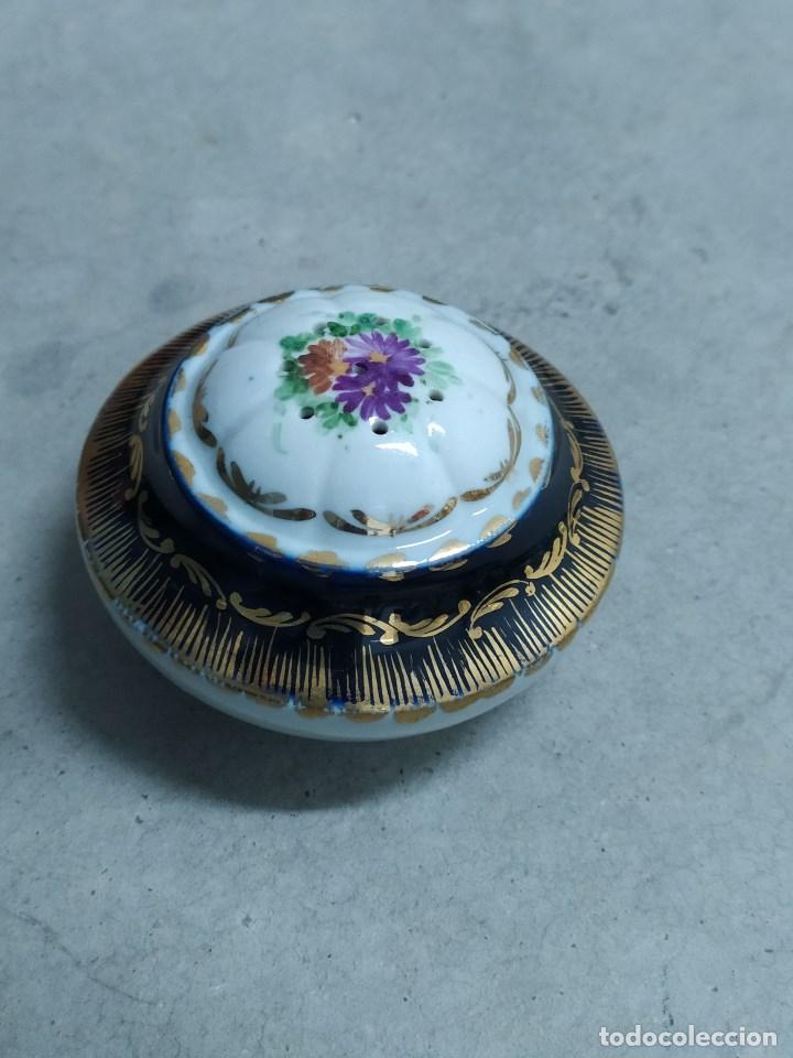 Antig&uuml;edades: Salero de porcelana - Foto 2