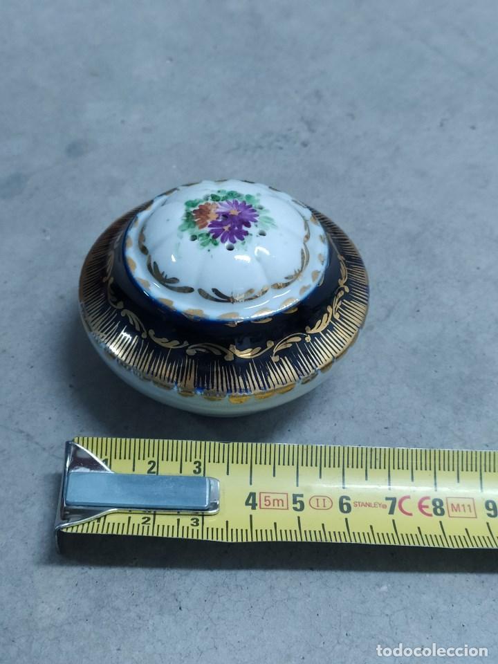 Antig&uuml;edades: Salero de porcelana - Foto 5