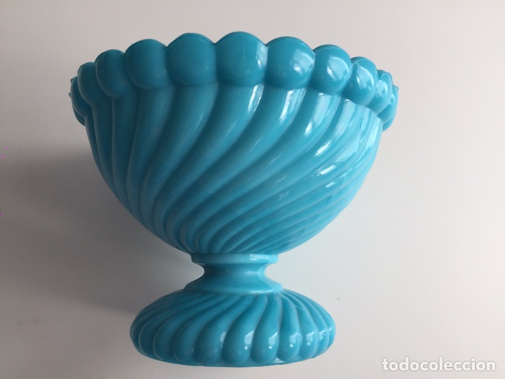 Antig&uuml;edades: Bombonera Opalina Azul a&ntilde;os 40 - Foto 1