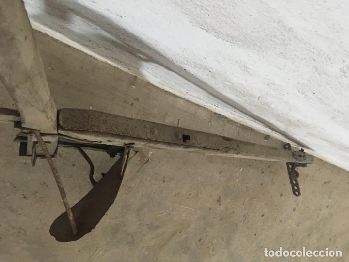 Antig&uuml;edades: ARADO EN MADERA Y PALA DE HIERRO - Foto 10