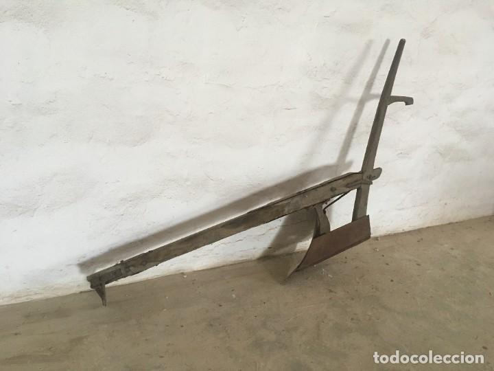 Antig&uuml;edades: ARADO EN MADERA Y PALA DE HIERRO - Foto 11
