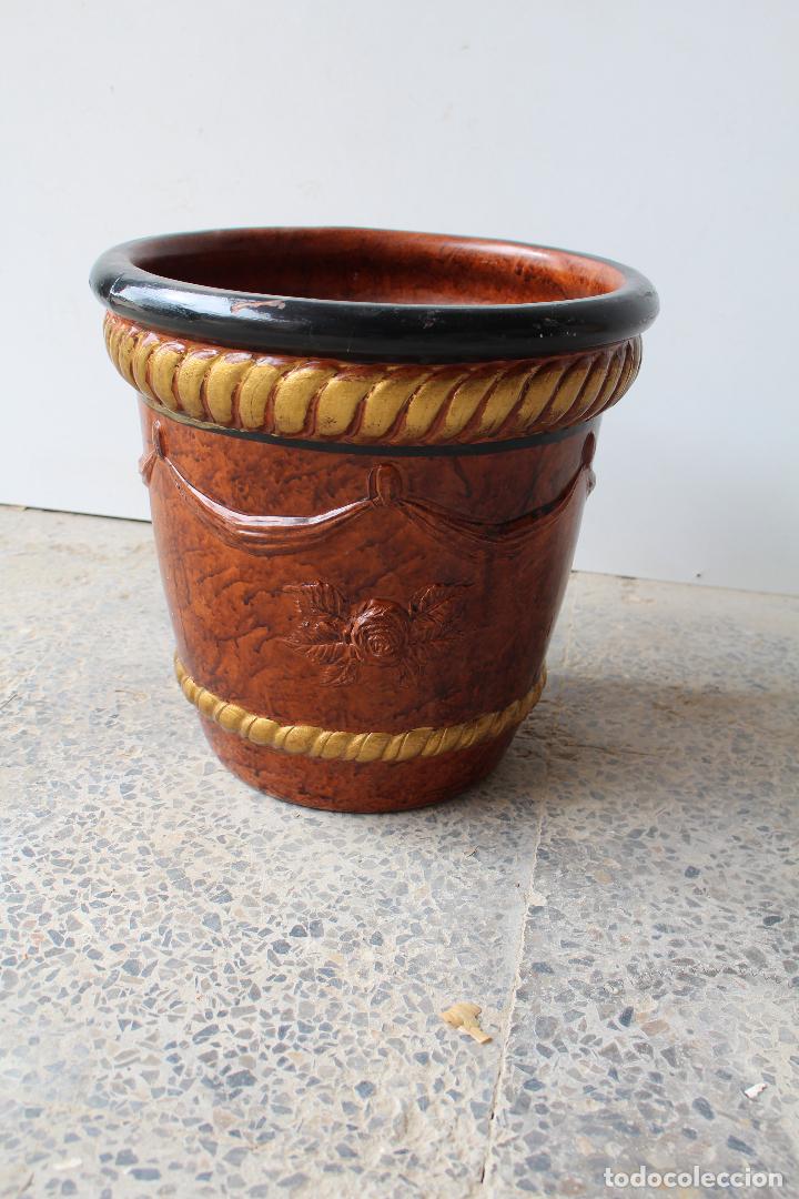 Antig&uuml;edades: macetero de ceramica marron - Foto 1