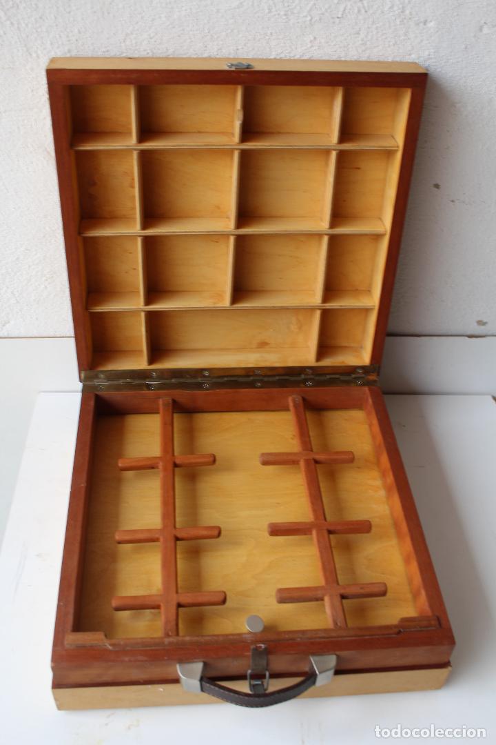 Antig&uuml;edades: caja maletin expositor madera - Foto 7