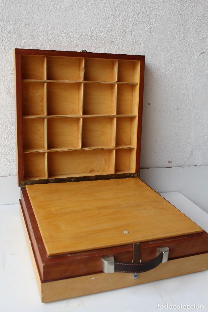 Antig&uuml;edades: caja maletin expositor madera - Foto 8