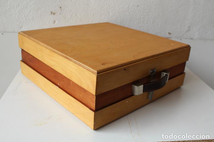 Antig&uuml;edades: caja maletin expositor madera - Foto 10