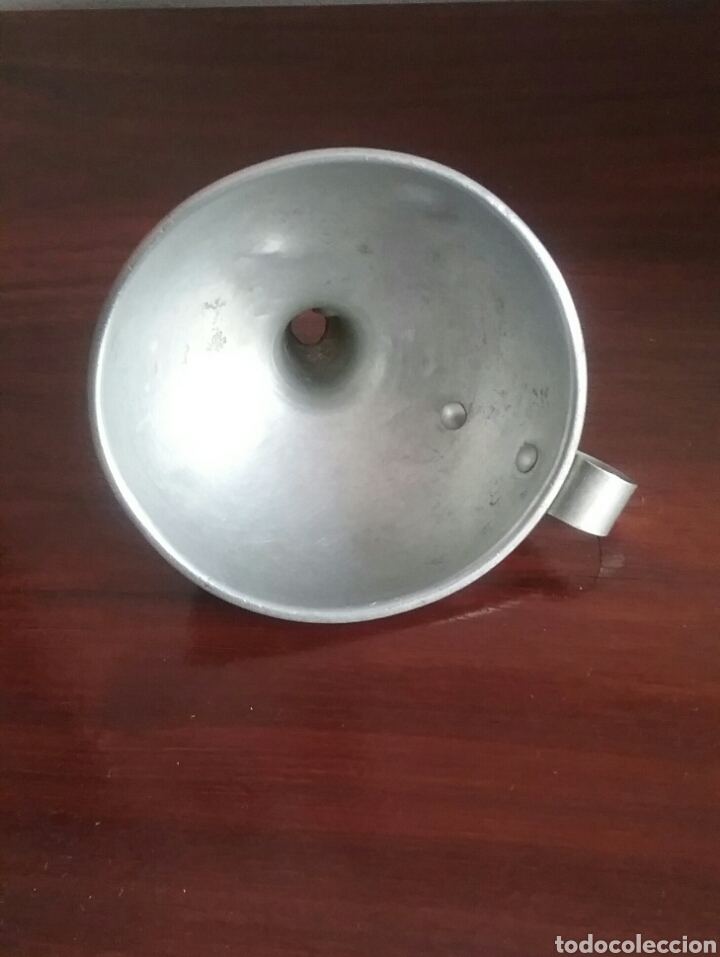 Antig&uuml;edades: ANTIGUO EMBUDO EN ALUMINIO. - Foto 1