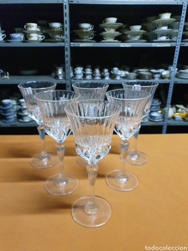 Antig&uuml;edades: 6 copas de cristal