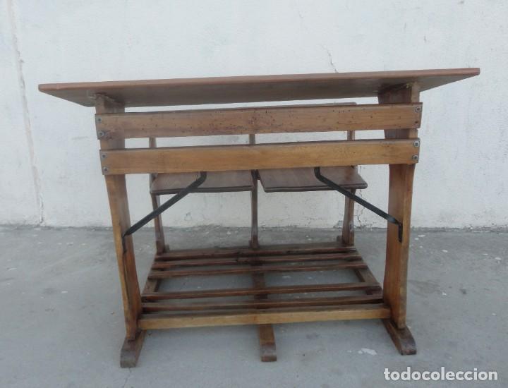 Antig&uuml;edades: Pupitre doble antiguo - Foto 2