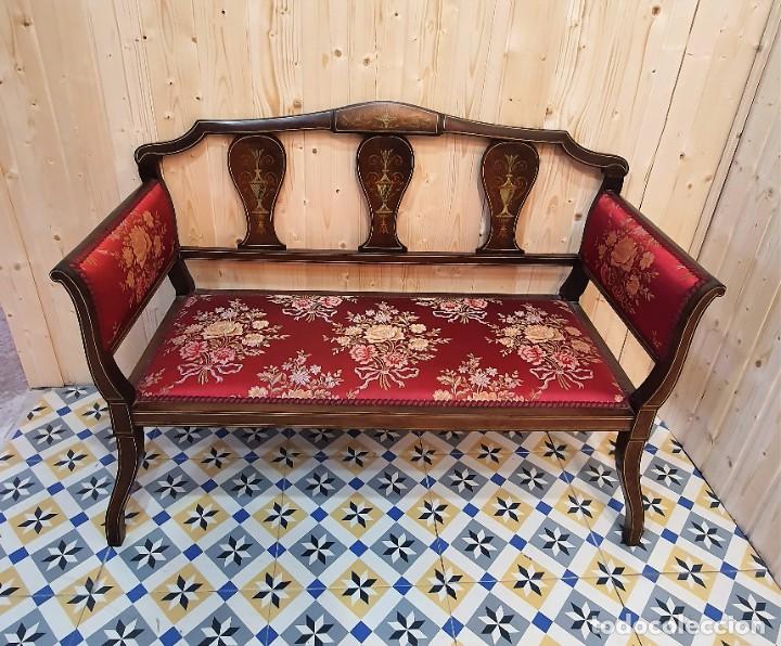 Antig&uuml;edades: SOFA DE CAOBA CON MARQUETERIA DE HUESO - Foto 2