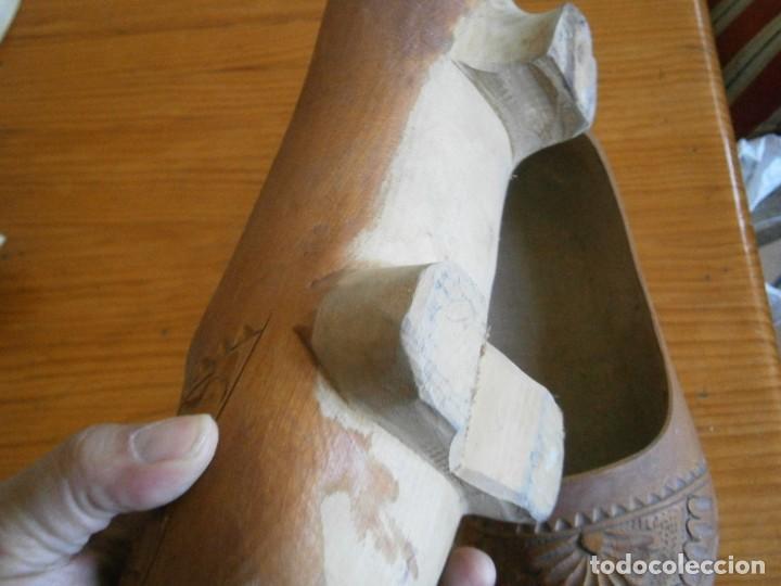 Antig&uuml;edades: ANTIGUO ZAPATO DE MADERA TALLADO - Foto 4