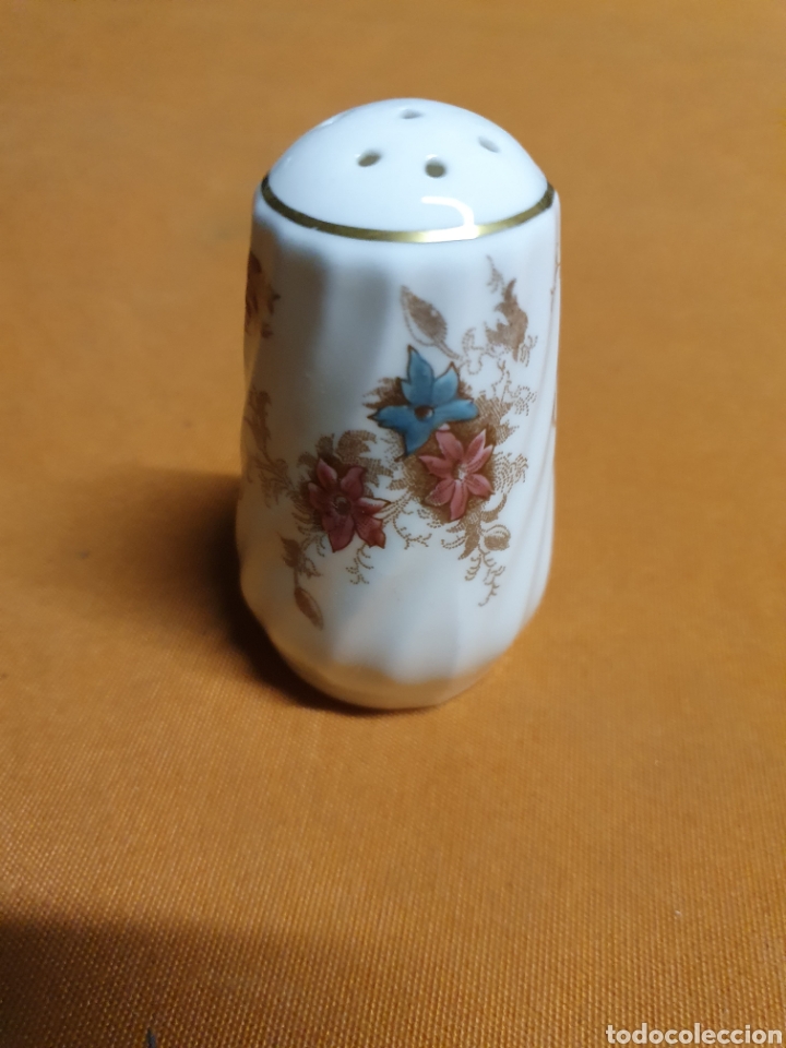 Antig&uuml;edades: Salero Porcelana - Foto 1