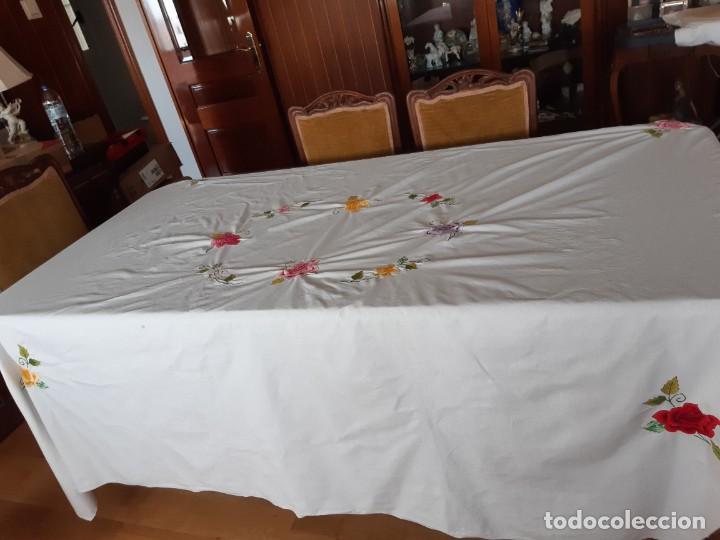 Antig&uuml;edades: MANTEL DE ALGODON BORDADO A MAQUINA. - Foto 7