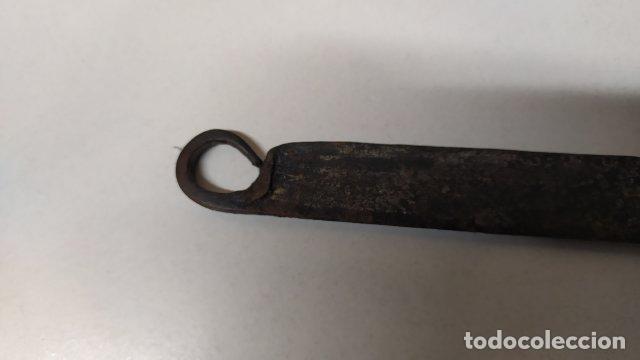 Antig&uuml;edades: ANTIGUO CAZO CUCHARON EN LATON Y FORJA - Foto 2
