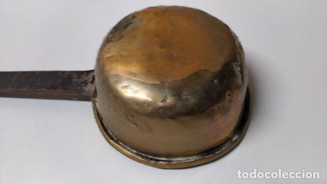 Antig&uuml;edades: ANTIGUO CAZO CUCHARON EN LATON Y FORJA - Foto 3