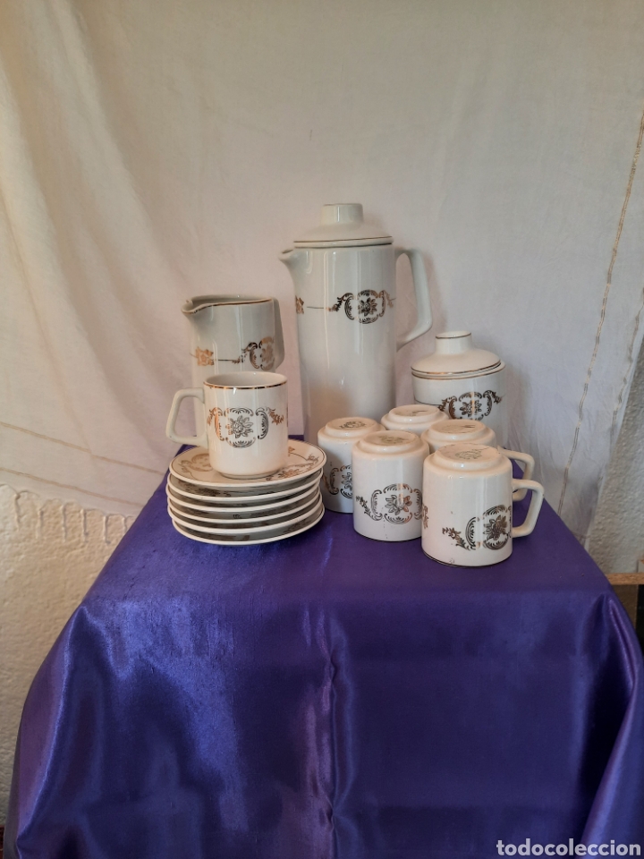 Antiquit&auml;ten: San Claudio Oviedo Juego completo Cafe porcelana filigrana pan de oro decorada.