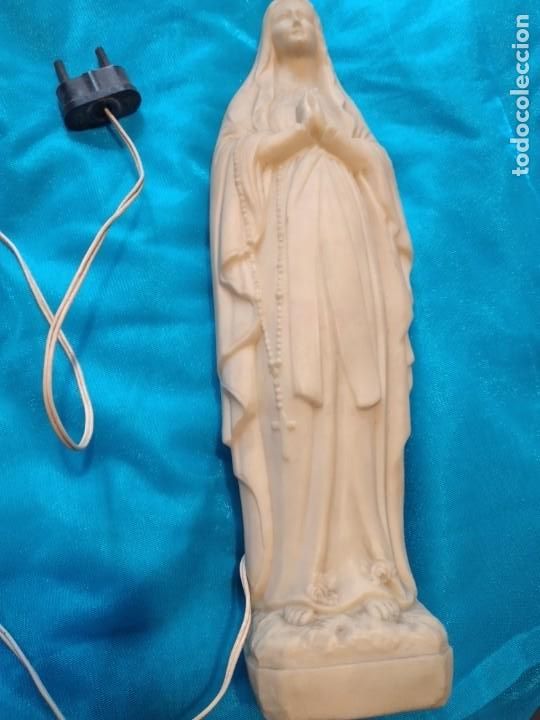 Antig&uuml;edades: Rara Virgen luminosa de goma - Foto 1