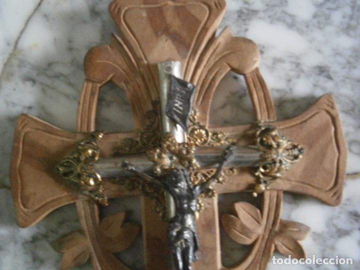 Antig&uuml;edades: CRUCIFIJO DE MADERA Y METAL - Foto 2