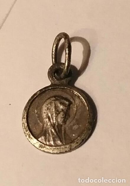 PEQUEÑA MEDALLA VIRGEN DE LURDES - CREO PLATA - REVERSO VIRGEN, VIDENTE Y FRANCE - 0.80CM DIÁMETRO (Antigüedades - Religiosas - Medallas Antiguas)