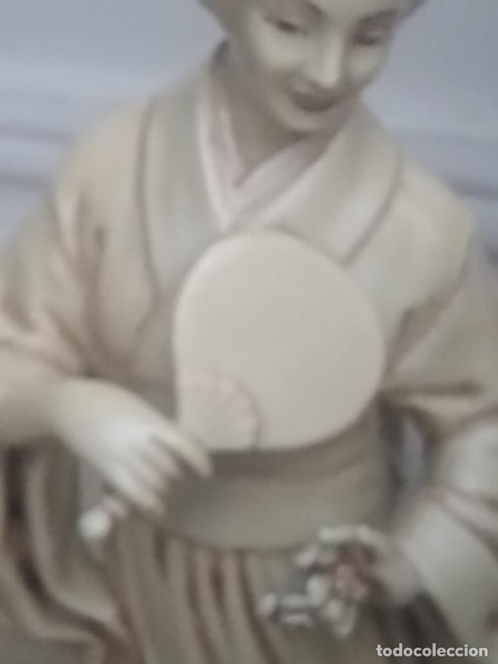 Antig&uuml;edades: Dama oriental con abanico - Foto 4