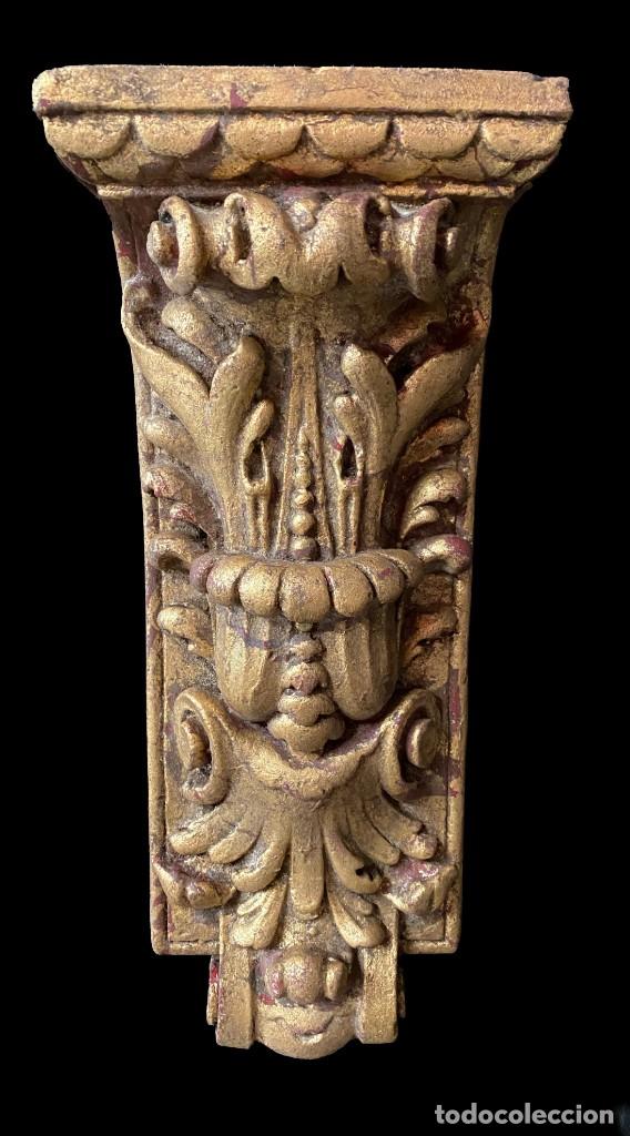 Antigüedades: Antigua ménsula, repisa, pedestal, columna de estuco antiguo, dorada. XIX. 34x15x7 - Foto 3 - 254103060