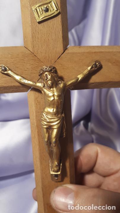 Antig&uuml;edades: Crucifijo de madera - Foto 2