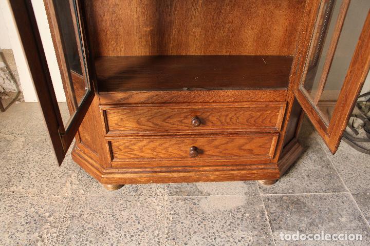Antig&uuml;edades: vitrina en madera de roble - Foto 5