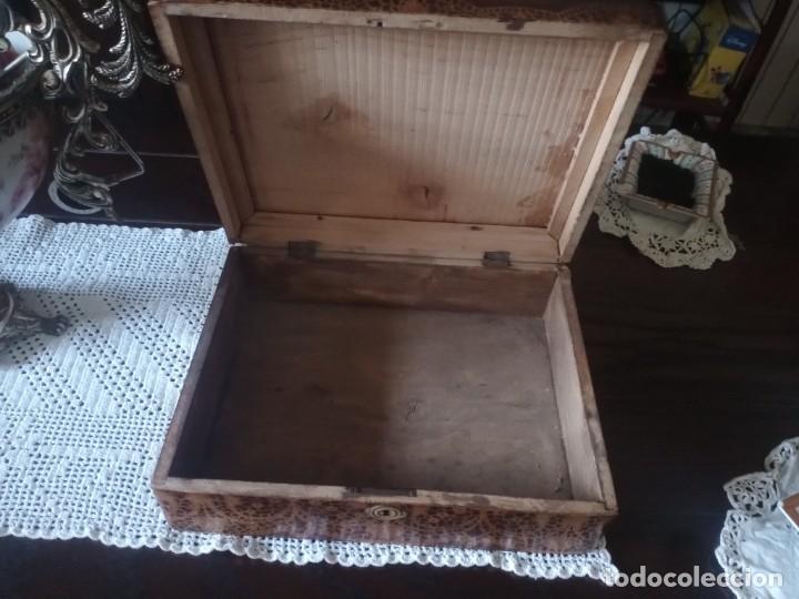 Antig&uuml;edades: Caja antigua pirografiada - Foto 9