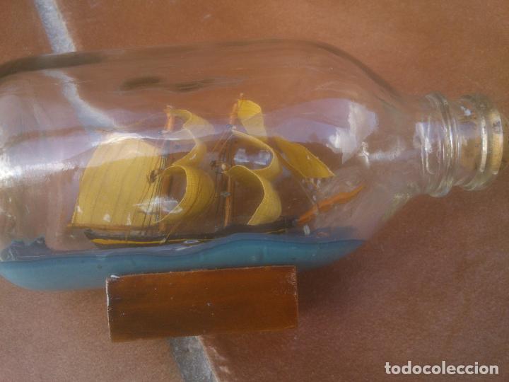 Antig&uuml;edades: Barco en una botella de cristal, con soporte. - Foto 4