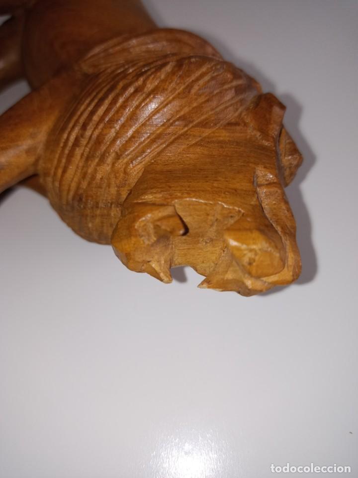 Antig&uuml;edades: Escultura de le&oacute;n en madera - Foto 8