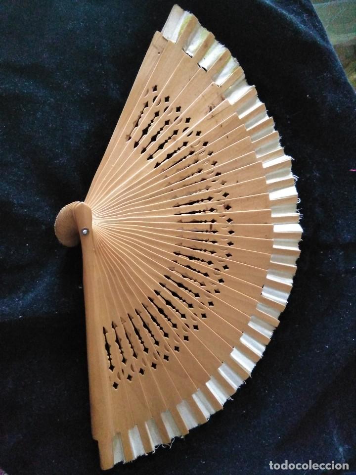 Antig&uuml;edades: Abanico antiguo ni&ntilde;a madera - Foto 2