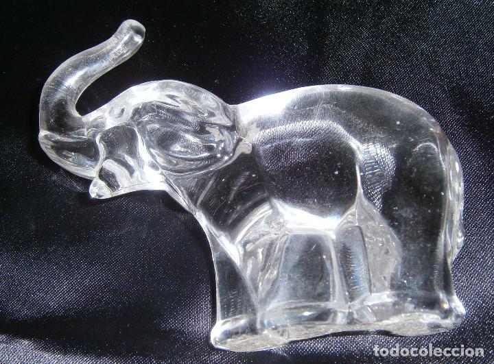 Antig&uuml;edades: elefante de cristal 9 cms de alto x 15 cms de largo