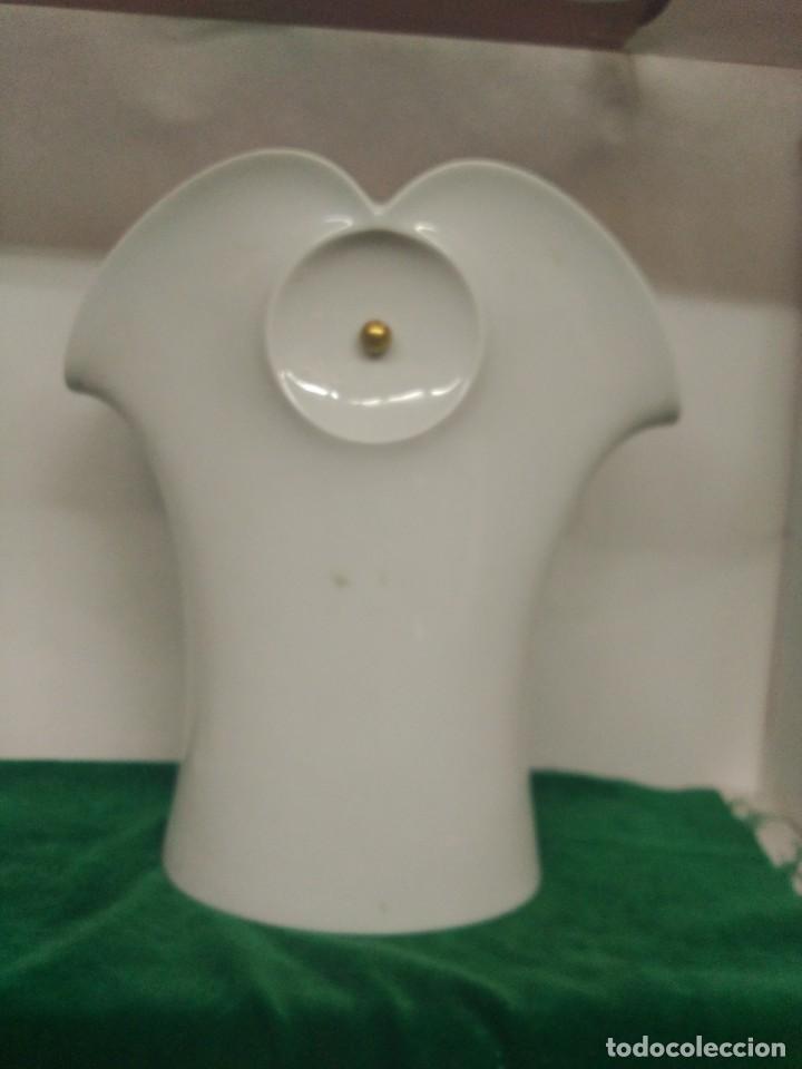 Antig&uuml;edades: Florero porcelana - Foto 1