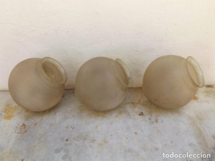 Antig&uuml;edades: tres bolas de cristal de lampara - Foto 3