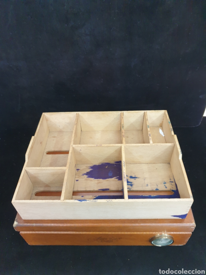 Antig&uuml;edades: Caja expositora de Farias - Foto 5
