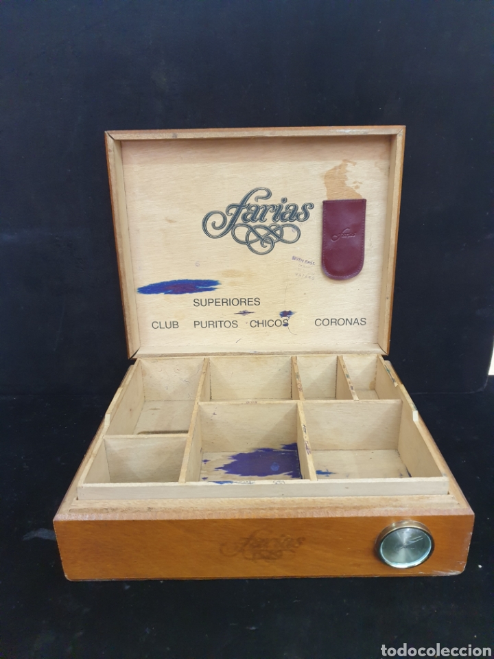 Antig&uuml;edades: Caja expositora de Farias - Foto 1