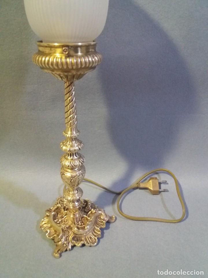 Antig&uuml;edades: LAMPARA DE SOBRE MESA DE BRONCE - Foto 5