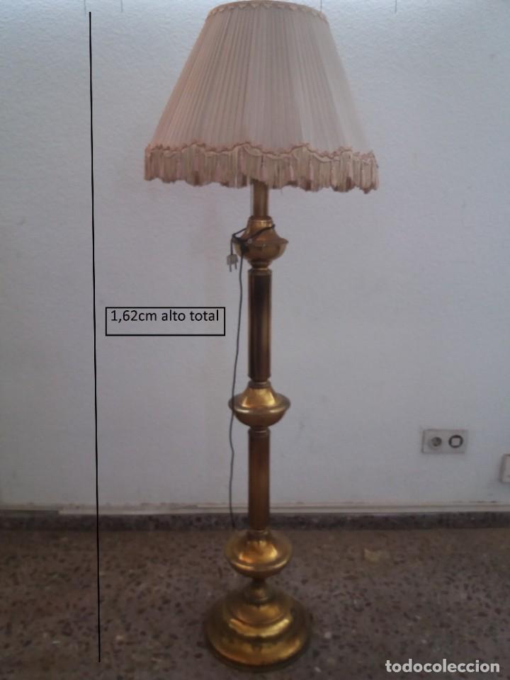 Antig&uuml;edades: LAMPARA DE PIE DE LATON - Foto 2