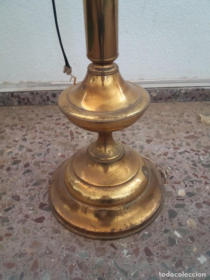 Antig&uuml;edades: LAMPARA DE PIE DE LATON - Foto 5