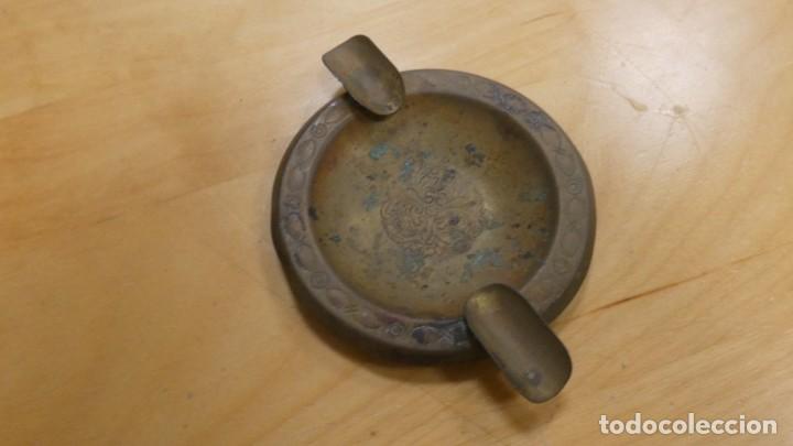 Antig&uuml;edades: ANTIGUO CENIZERO DE BRONCE . - Foto 1