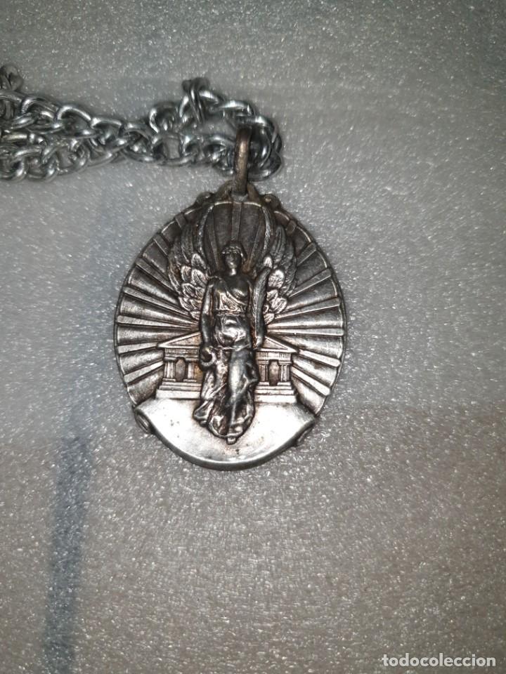 Antig&uuml;edades: MEDALLA A&Ntilde;O 32 - Foto 1