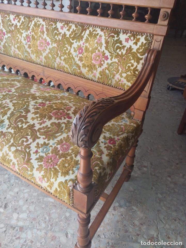 Antigüedades: Antiguo sofá eduardiano de madera noble con tapizado floral aterciopelado. - Foto 5 - 254581600